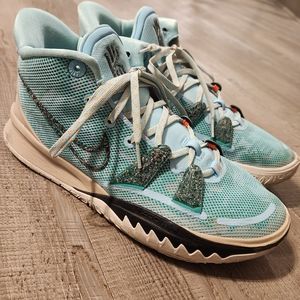 Nike Kyrie 7 High-Top Basketball Shoes